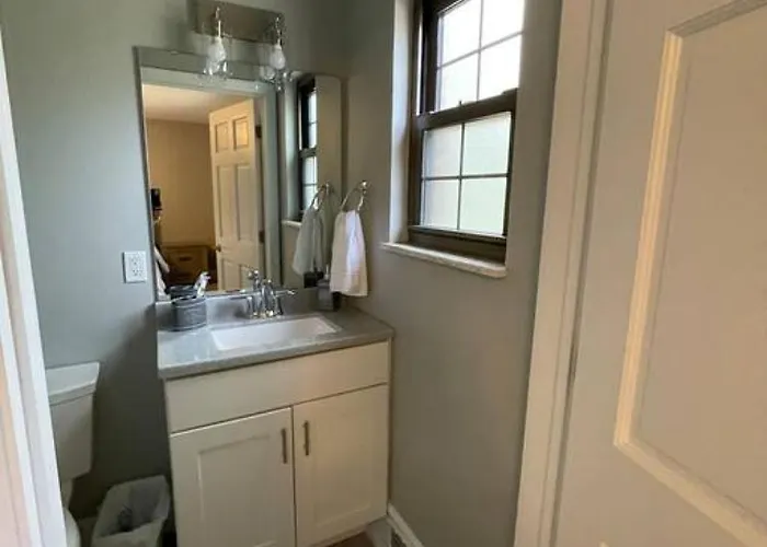Private 4 Bedroom With A Hot Tub Caseyville