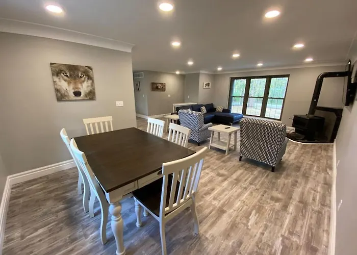 Private 4 Bedroom With A Hot Tub * Caseyville